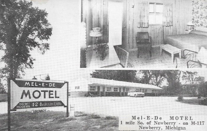 Hollywoods Motel (Mel-E-De Motel) - Old Bw Post Card (newer photo)